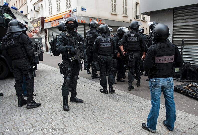 Noch bis ins nächste Jahr gilt in Paris der Ausnahmezustand.