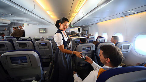 Komfort wie in der Businessclass: Bildschirme an jedem Platz des neuen "Riesenflugzeuges".