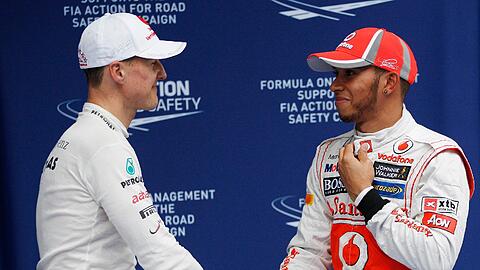 Lewis Hamilton sichert sich Startplatz Nummer 1. Michael Schumacher fährt auf Rang 4.