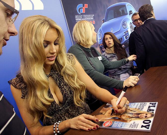 Rosanna Davison auf der Tuning Messe - die Bilder