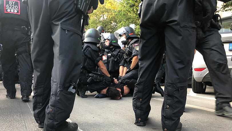 Polizeiwillkür ist nicht nur in den USA ein Problem, meint Thomas Lechner aus der Fraktion der Linken im Stadtrat.