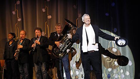 Foto: Predieri / Imago Gerhard Polt - mit Karl (l.) und Michael Well - in "Ekzem Homo" 2015 auf der Bühne der Münchner Kammerspiele.