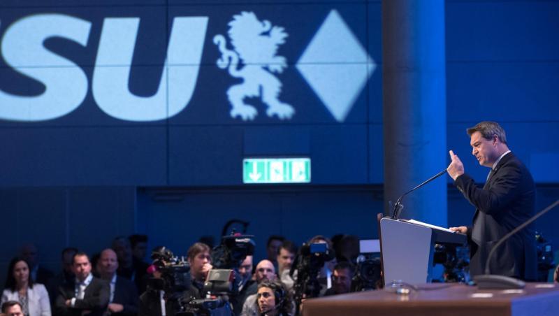 Söder kündigte an, die CSU breiter aufzustellen. Bis zum Herbst soll es eine Parteireform geben, um die CSU moderner, jünger, weiblicher und dynamischer werden zu lassen. Söder kündigte an, die CSU breiter aufzustellen. Bis zum Herbst soll es eine Parteireform geben, um die CSU moderner, jünger, weiblicher und dynamischer werden zu lassen.