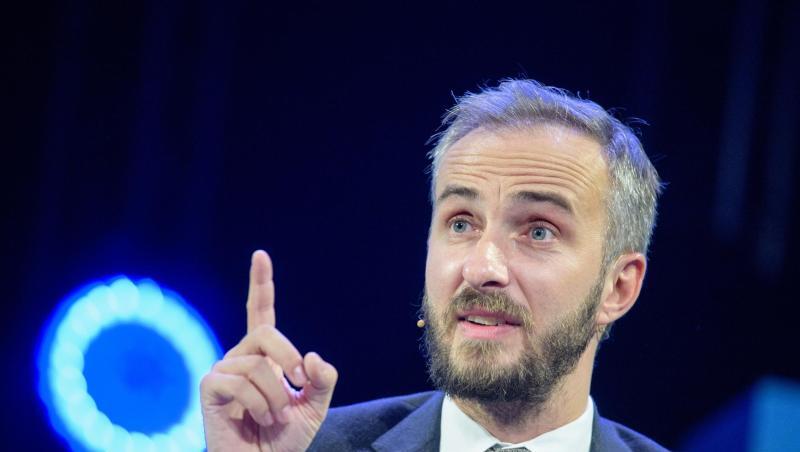 Aus einem Berliner Polizeicomputer sind illegal Daten des Satirikers Jan Böhmermann abgerufen worden.