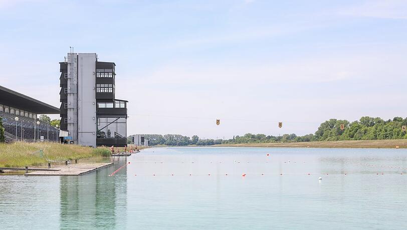Für die Olympischen Spiele 1972 wurde die Regatta-Anlage erbaut, sie ist auch heute noch bei Badenden beliebt. Die Anlage selbst ist aber ziemlich in die Jahre gekommen. Für die Olympischen Spiele 1972 wurde die Regatta-Anlage erbaut, sie ist auch heute noch bei Badenden beliebt. Die Anlage selbst ist aber ziemlich in die Jahre gekommen.