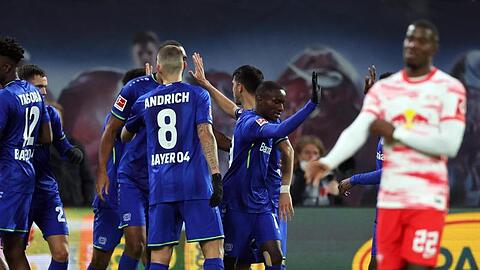 Leverkusen jubelt über den Erfolg gegen Leipzig.