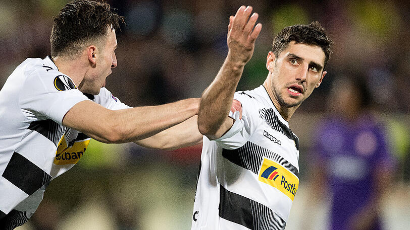 Der gesperrte Lars Stindl (rechts) fehlt am Samstag im Auswärtsspiel beim FC Bayern, für ihn könnte Josip Drmic (links) in die Gladbacher Startelf rücken.