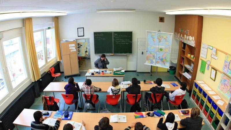 55 Prozent der über 1.200 befragten Schulleiter nennen Lehrermangel als größtes Problem. An ihren Schulen ist demnach im Schnitt jede neunte Lehrerstelle nicht besetzt. 55 Prozent der über 1.200 befragten Schulleiter nennen Lehrermangel als größtes Problem. An ihren Schulen ist demnach im Schnitt jede neunte Lehrerstelle nicht besetzt.