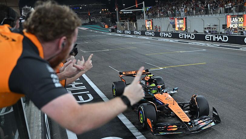 Die Zieldurchfahrt zum WM-Titel. Die Zieldurchfahrt zum WM-Titel.