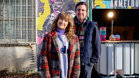 Anke Engelke und Bastian Pastewka spielen in "Perfekt Zusammen?!" ein Liebespaar.