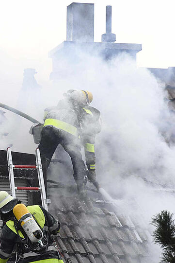 Die Bilder vom Feuerwehreinsatz in Berg am Laim.
