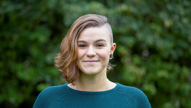Menschen sollen hier gut vor die Tür gehen können. Das wünscht sich Larissa Schmid (Grüne). Sie studiert Politik an der TU. Menschen sollen hier gut vor die Tür gehen können. Das wünscht sich Larissa Schmid (Grüne). Sie studiert Politik an der TU.