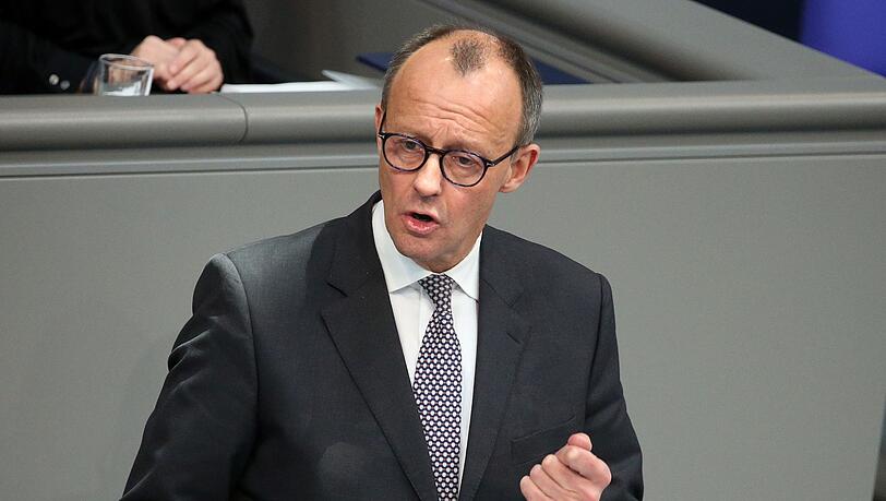 SPD-Politiker werfen CDU-Chef Friedrich Merz vor, seine Partei auf Kosten von Migrantinnen und Migranten profilieren zu wollen.