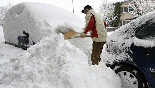 Bald ist wieder Schneeschippen angesagt. Bald ist wieder Schneeschippen angesagt.