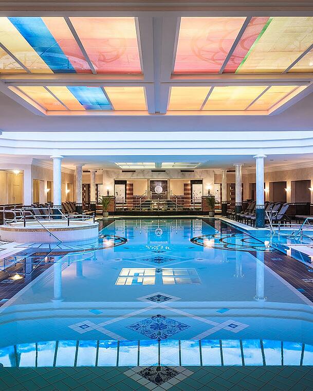 "Ein letzter Blick auf den vertrauten Glanz": So verabschiedet sich das Hotel auf Facebook vom Spa-Bereich. Dort wird jetzt umfassend saniert.