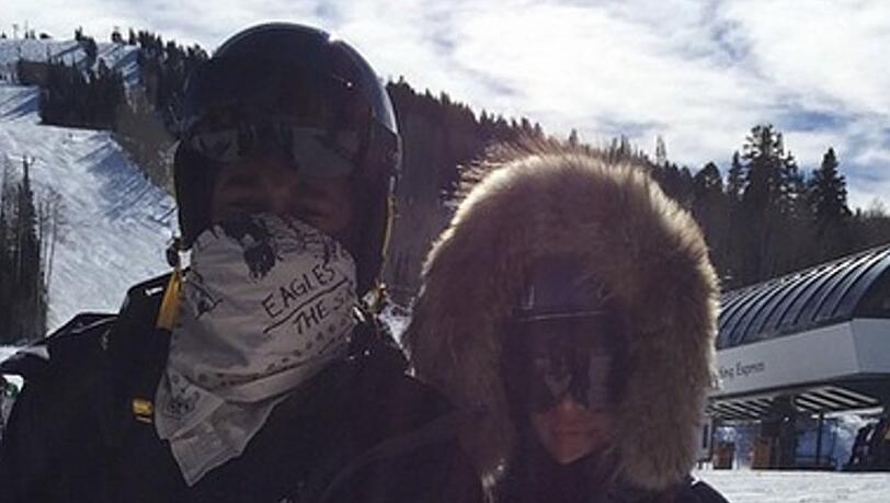 Kim Kardashian und ihre Ehemann Kanye West bei ihrem Ski-Trip