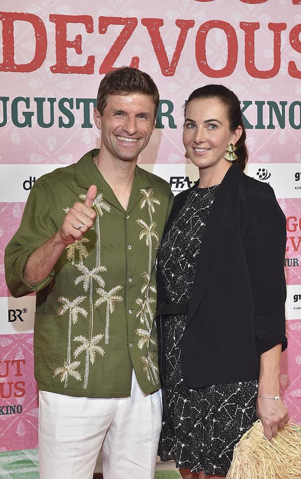 Thomas Müller und seine Frau Lisa sind kein Paar mehr. Thomas Müller und seine Frau Lisa sind kein Paar mehr.
