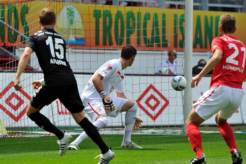 Kantersieg vom Feinsten: Die Besten Bilder vom Spiel gegen Cottbus.