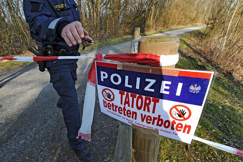 Die Einsatzkräfte suchen nach den Vermissten - sehen Sie hier die Bilder.
