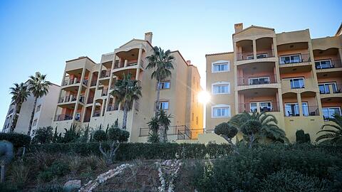 Sonne über dem Mannschaftshotel der Löwen in Spanien.