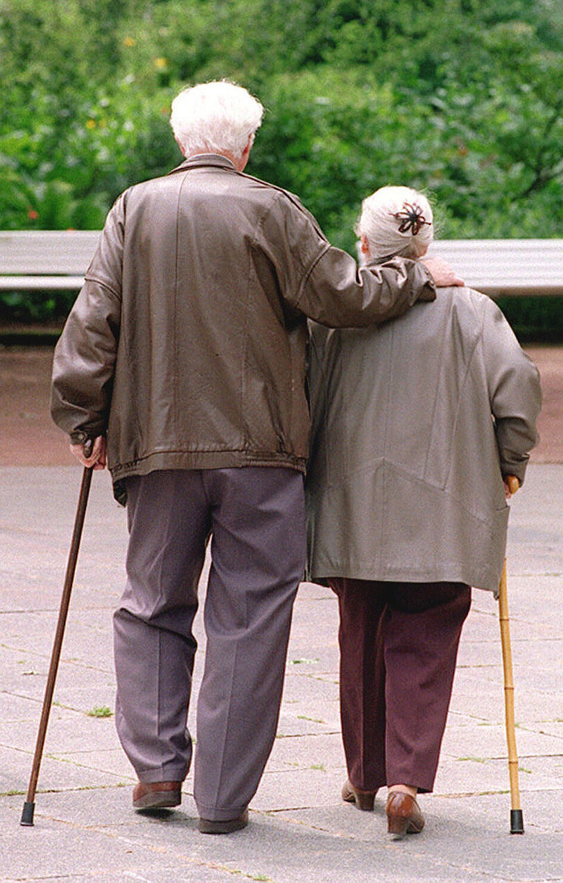 Im Sommer macht Spazierengehen mehr Spaß, doch gerade im Winter ist Bewegung besonders wichtig. Im Sommer macht Spazierengehen mehr Spaß, doch gerade im Winter ist Bewegung besonders wichtig.