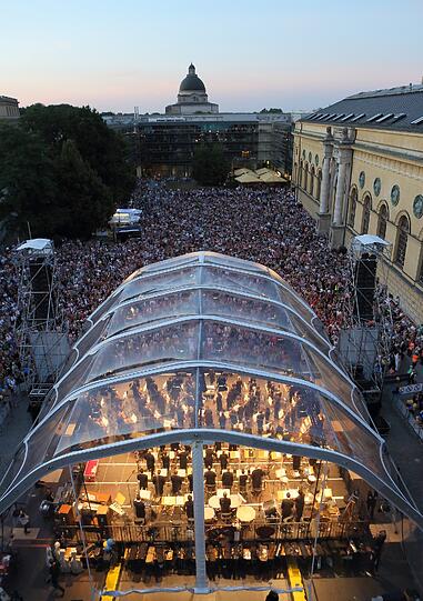 Das Konzert des Bayerischen Staatsorchesters auf dem Marstallplatz.