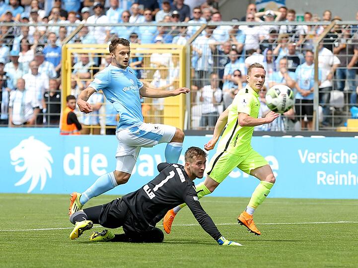Marco Hiller: Note 3. Vom Junglöwen-Bubi zum Aufstiegskeeper. Zeigte sich wie im Hinspiel über weite Strecken souverän, auch im Herauslaufen. Aber: keine Riesen-Paraden und eine Teilschuld am 0:2.