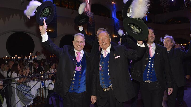 Hoch die Hüte: Christian Schottenhamel, Edi Reinbold (r.).