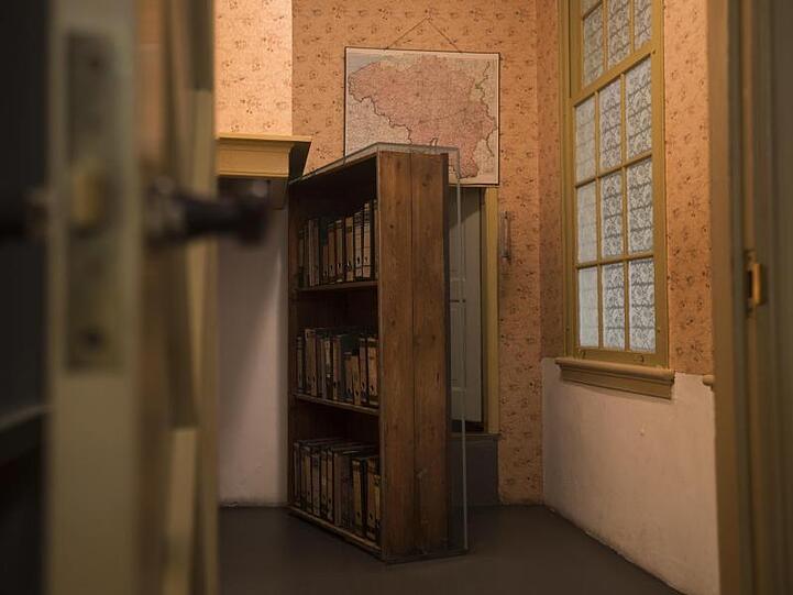 Der Durchgang zu einem geheimen Anbau im neu renovierten Anne-Frank-Haus in Amsterdam.