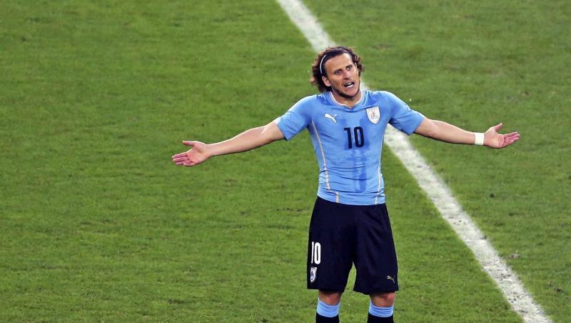 Diego Forlán traut Lewandowski den Titel als Weltfußballer zu.  (Archivbild)
