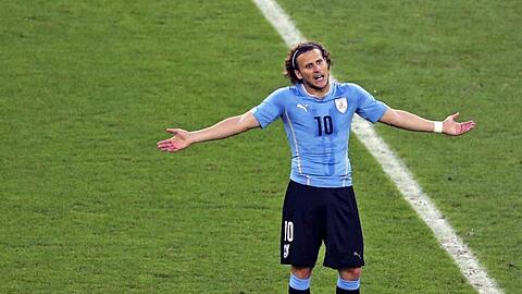 Diego Forlán traut Lewandowski den Titel als Weltfußballer zu.  (Archivbild)