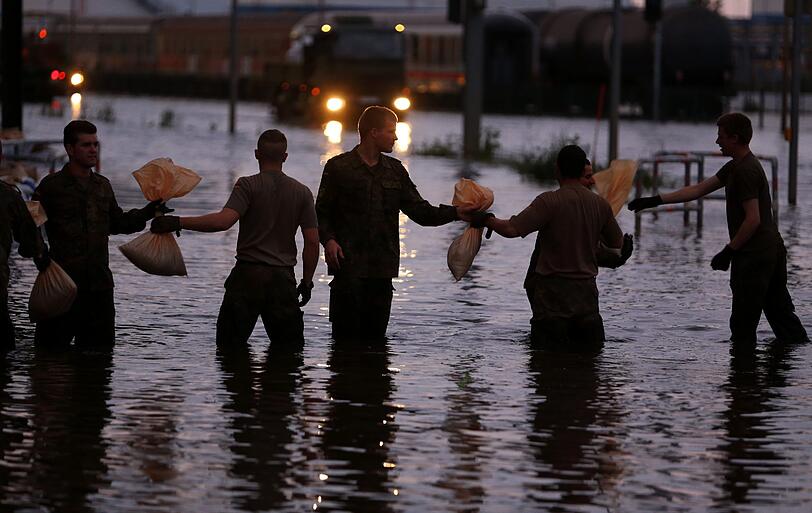 Magdeburg - eine Stadt kämpft gegen das Hochwasser: Die Bilder vom Wochenende und Montag.