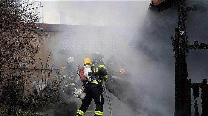 Die Feuerwehr musste mehrere Mülltonnen im Münchner Stadtgebiet löschen.
