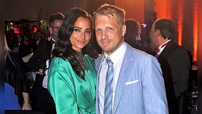 Amira und Oliver Pocher haben sich getrennt, betreiben aber weiterhin ihren gemeinsamen Podcast "Die Pochers!"