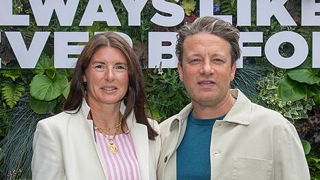 Jools und Jamie Oliver sind seit dem Jahr 2000 miteinander verheiratet.