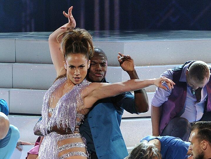 Sexy Jennifer Lopez auf der Bühne.