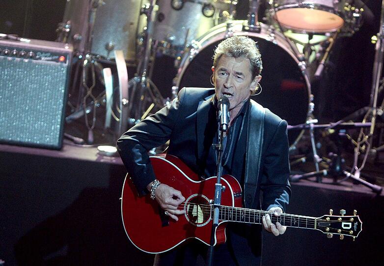 Der Sänger Peter Maffay tritt bei der Verleihung des Musikpreises Echo auf.