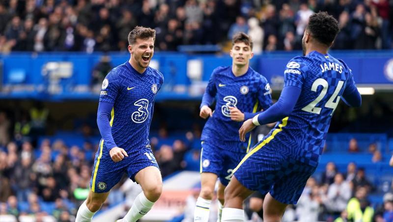 Der FC Chelsea um Torschütze Mason Mount, Kai Havertz und Reece James (l-r) feierte einen Galasieg.