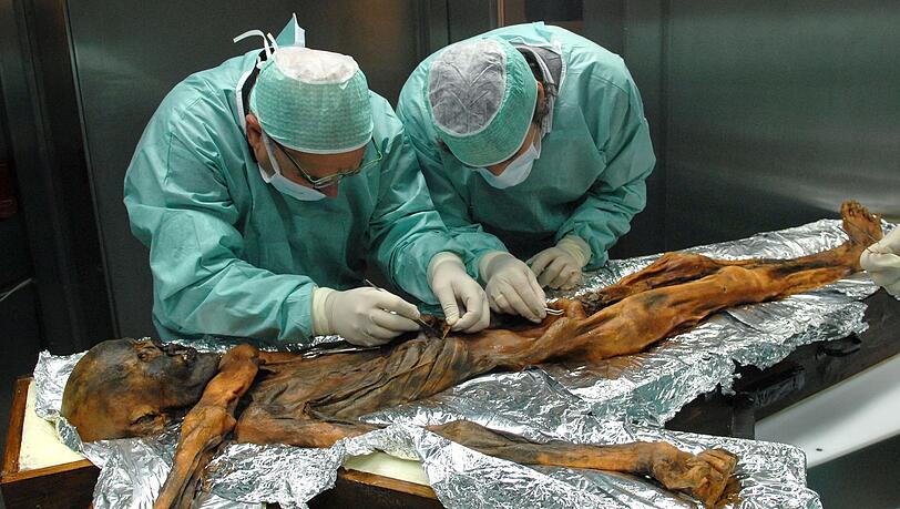 Ötzi wurde hundertfach untersucht Ötzi wurde hundertfach untersucht