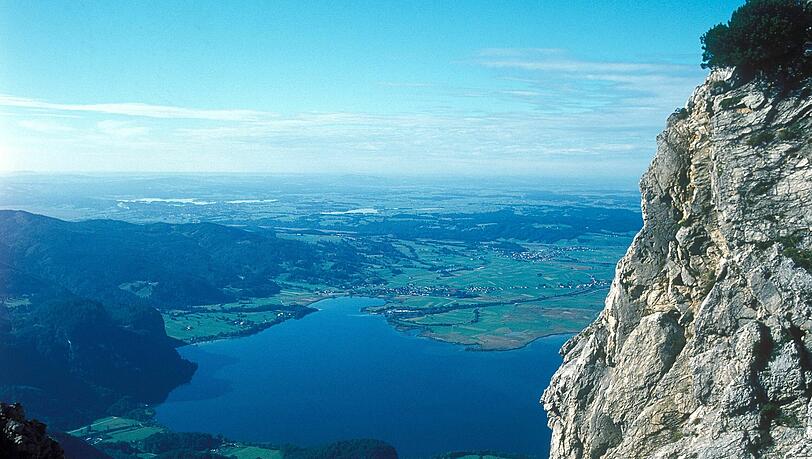 1565 Meter hoch: Auf dem Jochberg ist eine 39-jährige Wanderin aus Germering tödlich verunglückt. 1565 Meter hoch: Auf dem Jochberg ist eine 39-jährige Wanderin aus Germering tödlich verunglückt.