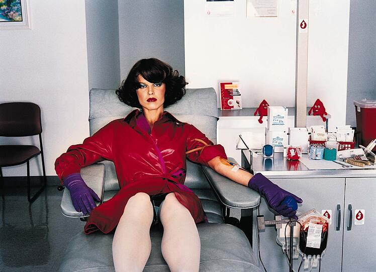 Terry Richardson ist dafür bekannt, Stars und Models schräg in Szene zu setzen - hier das Topmodel Eva Herzigova im Jahr 1999.