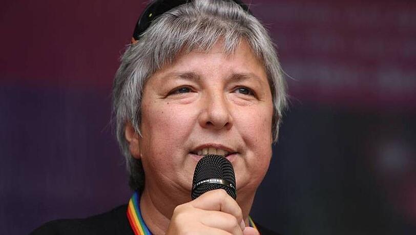 Rita Braaz, "Letra"-Fachfrau und ehemalige CSD-Sprecherin, kandidiert 2020 für die Linken, statt für die Rosa Liste. Rita Braaz, "Letra"-Fachfrau und ehemalige CSD-Sprecherin, kandidiert 2020 für die Linken, statt für die Rosa Liste.