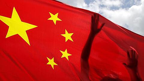 Ungeachtet weltweiter Kritik hat China das Gesetz zum Schutz der nationalen Sicherheit in Hongkong erlassen.