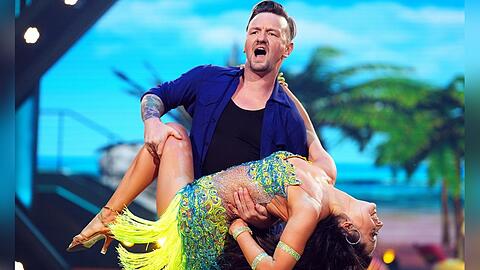 Voller Körpereinsatz von Ben Zucker und Malika Dzumaev beim Cha-Cha-Cha - am Ende reichte es trotzdem nicht.