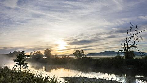 Es bleibt mild, aber in den N&auml;chten wird Nebel zunehmend ein Thema. (Symbolbild)