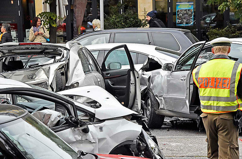 Die Bilder von der Massenkarambolage auf der Nymphenburger Straße.