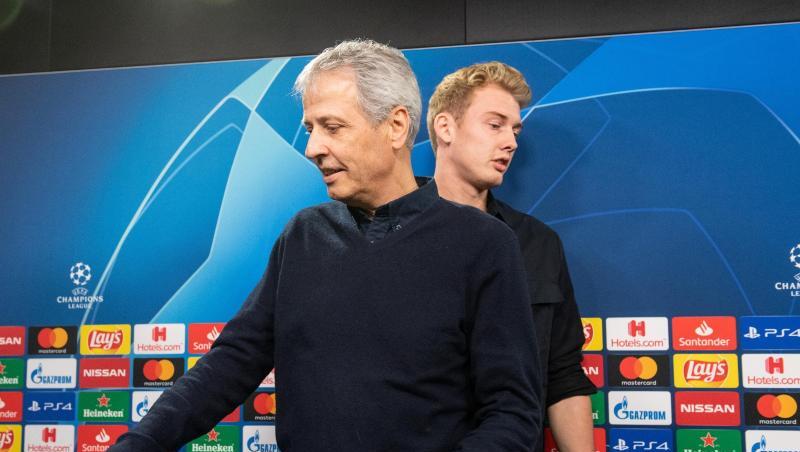 BVB-Trainer Lucien Favre (l) und Julian Brandt bei der Pressekonferenz. BVB-Trainer Lucien Favre (l) und Julian Brandt bei der Pressekonferenz.