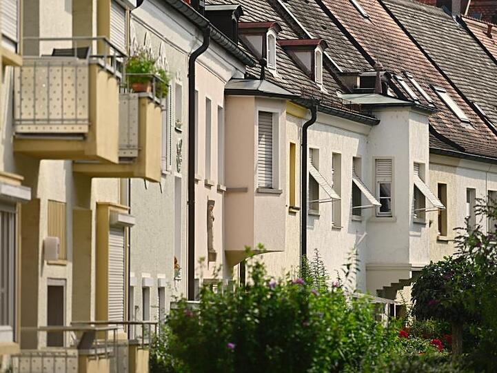 Häuserfassaden in Bamberg. Foto: Nicolas Armer/dpa/Archivbild