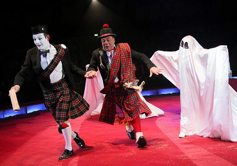 Bilder von der Weihnachtspremiere im Circus Krone