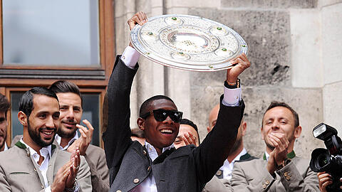 Der Rathausbalkon 2015: Die Bayern feiern den dritten Titel in Folge.